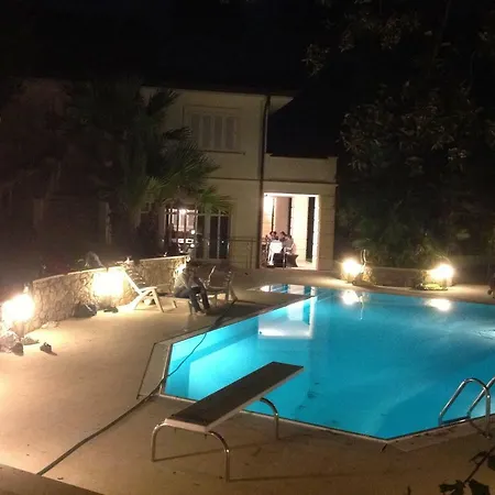 In Con Piscina