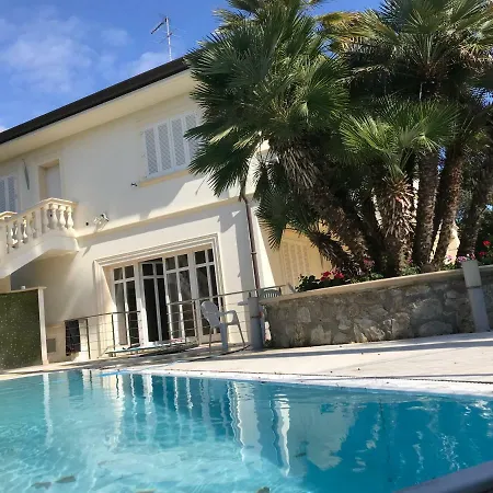 Casa de hóspedes In Con Piscina