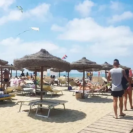 Casa de hóspedes In Con Piscina Tirrenia