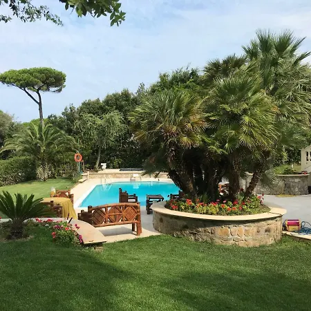 Casa de hóspedes In Con Piscina Tirrenia