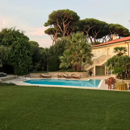 Casa de hóspedes In Con Piscina Tirrenia